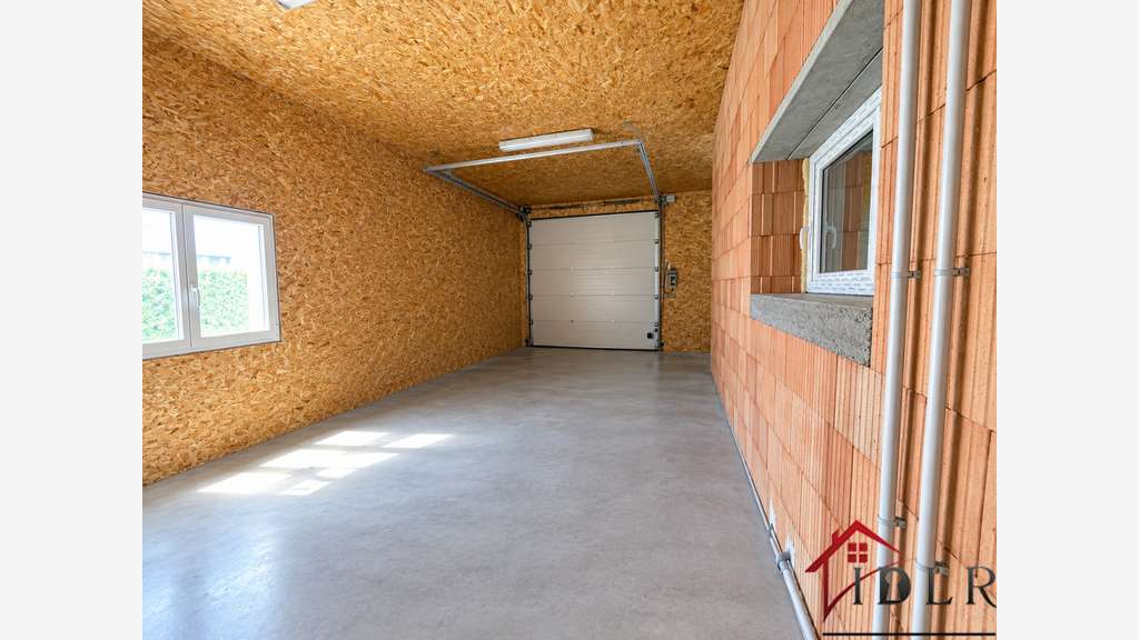 A vendre local pro de 146m² à L'Isle-sur-le-Doubs