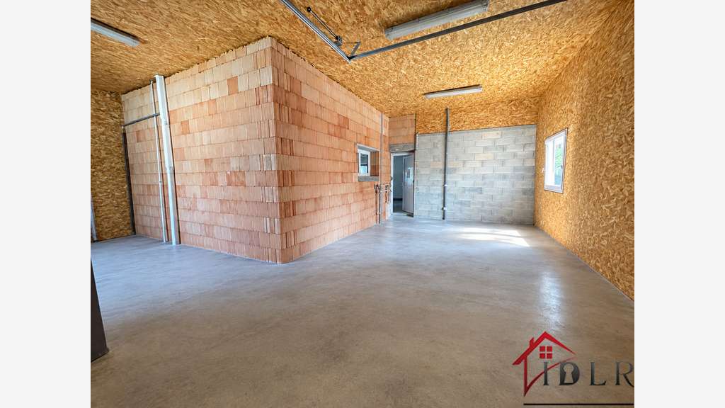 A vendre local pro de 146m² à L'Isle-sur-le-Doubs