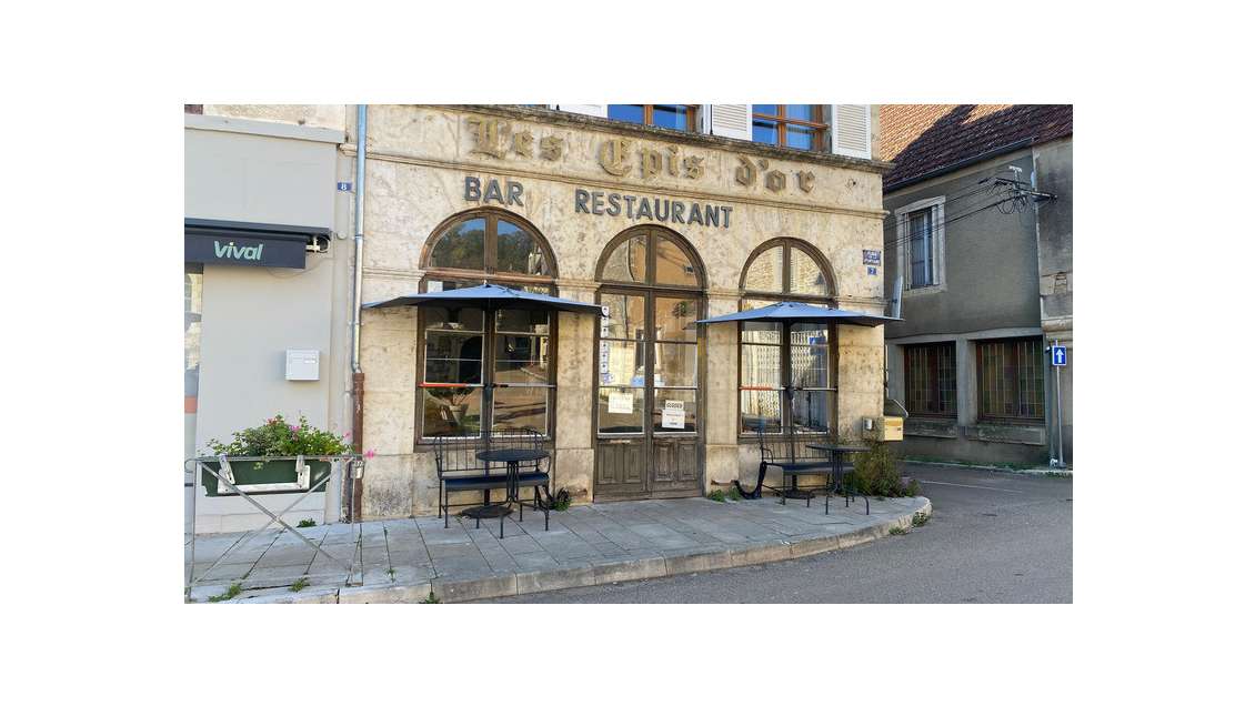 A vendre hôtel particulier de charme L'Isle/Serein