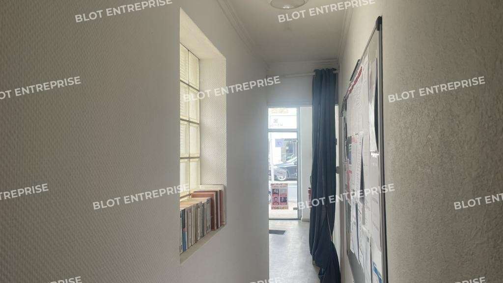 A vendre locaux commerciaux 100m² La Baule centre 