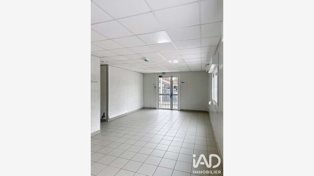 Vente local d'activité de 160m² à La Boisse