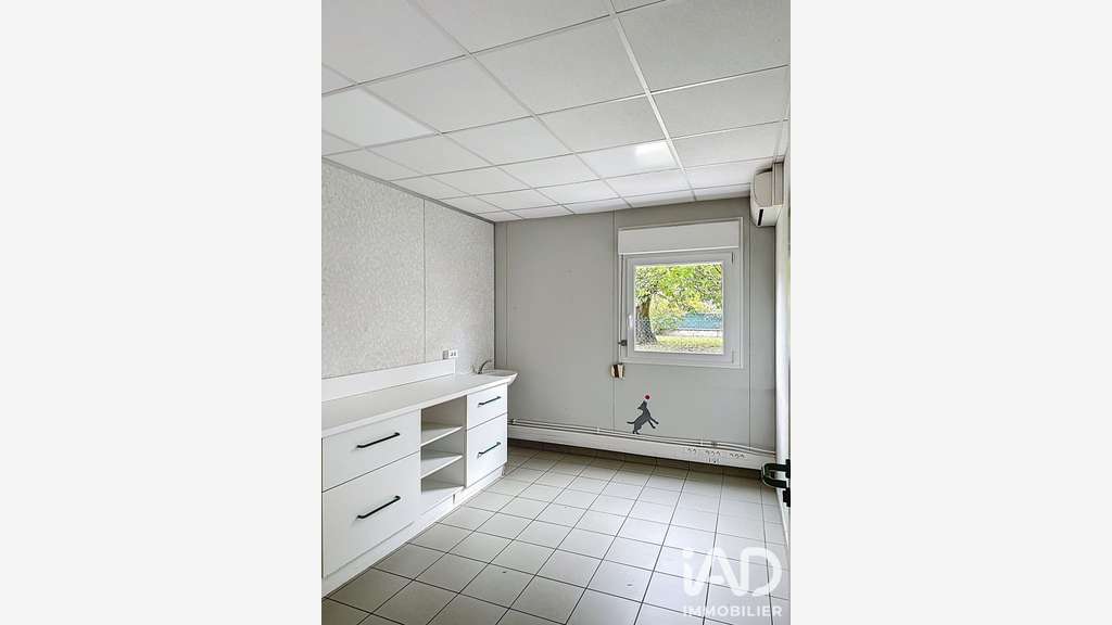 Vente local d'activité de 160m² à La Boisse