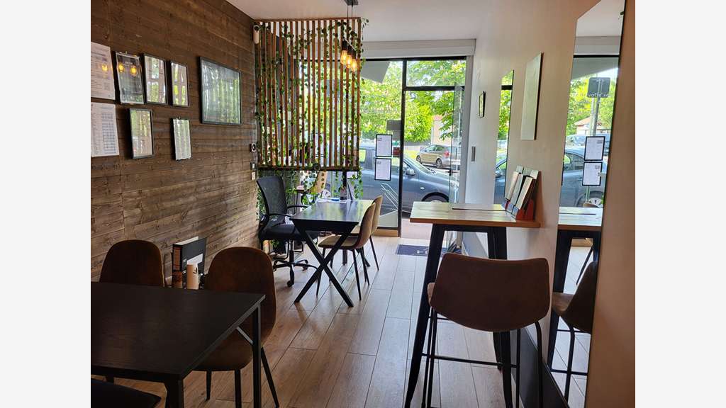 Vente murs libre 54m² à La Celle Saint Cloud