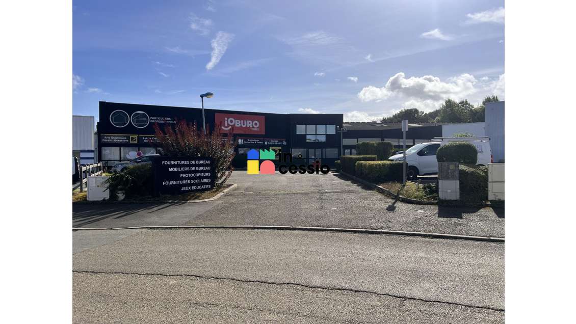 Location local commercial 1520m² Le Mans Nord