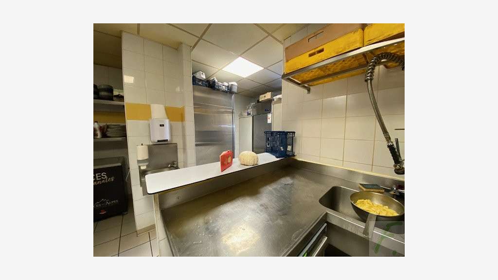 AV locaux commerciaux 285m² à la Motte Servolex