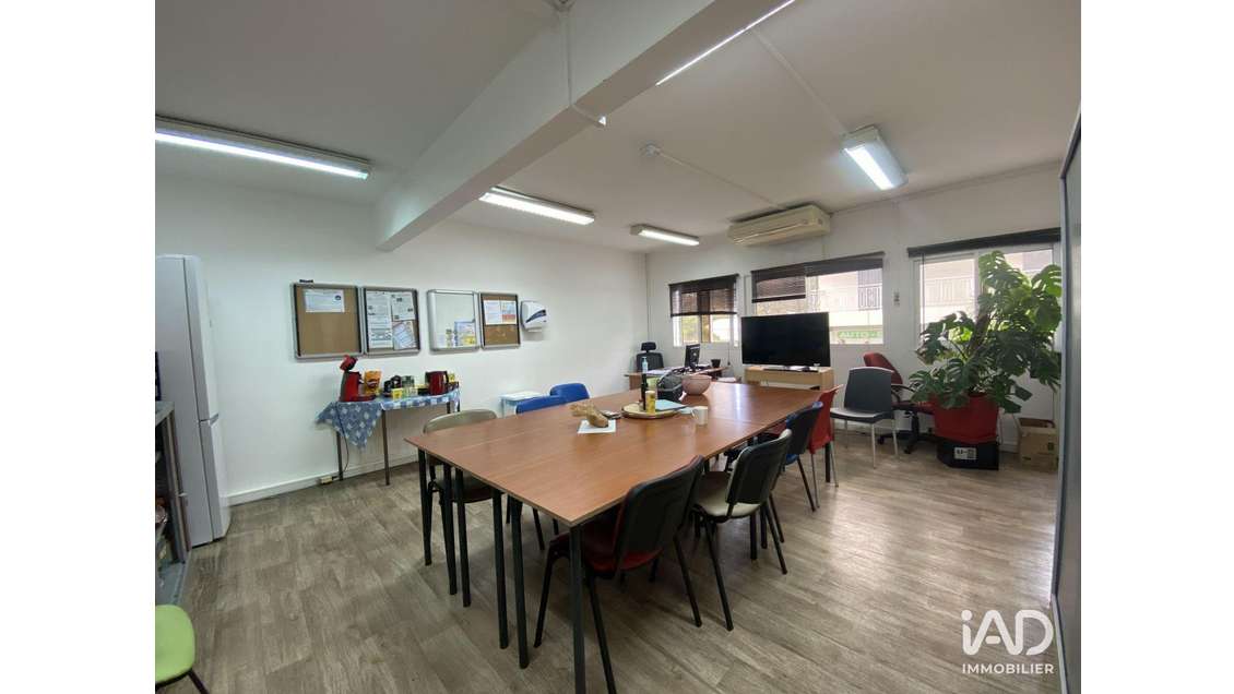 Murs commerciaux à La Possession