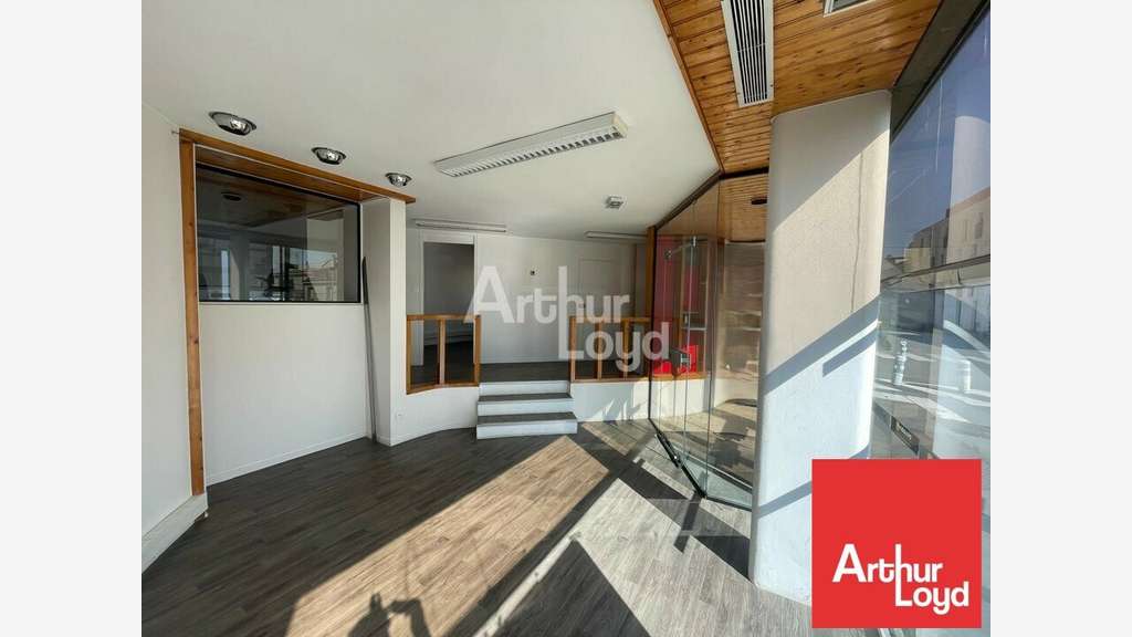 Local commercial 166m² à vendre à La Roche sur Yon