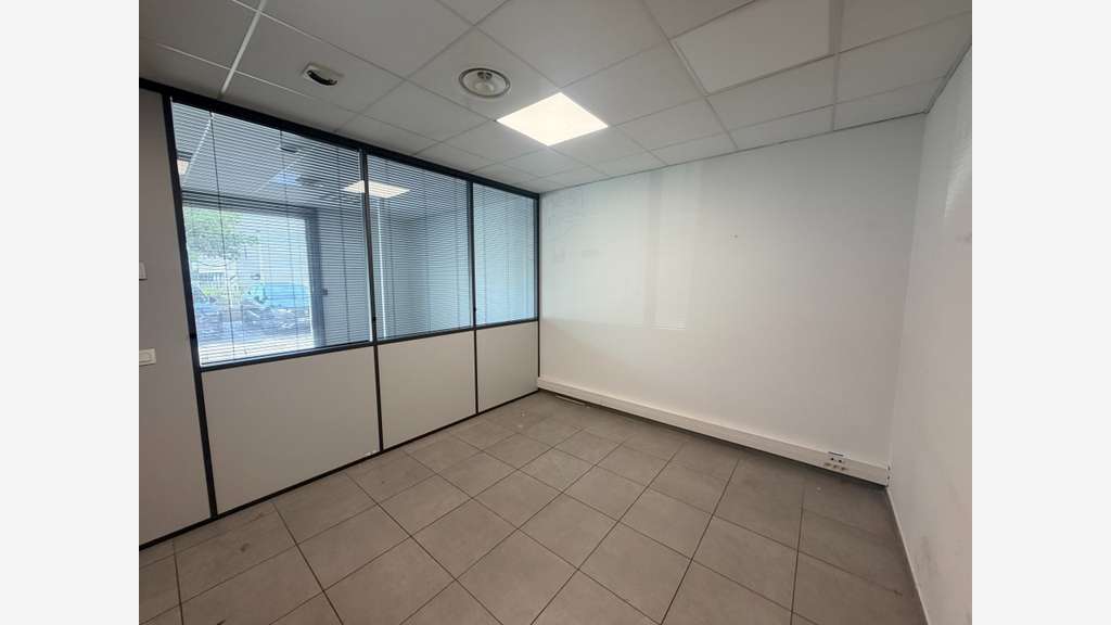 Vente bureaux de 115.66m² RDC à La Seyne sur Mer