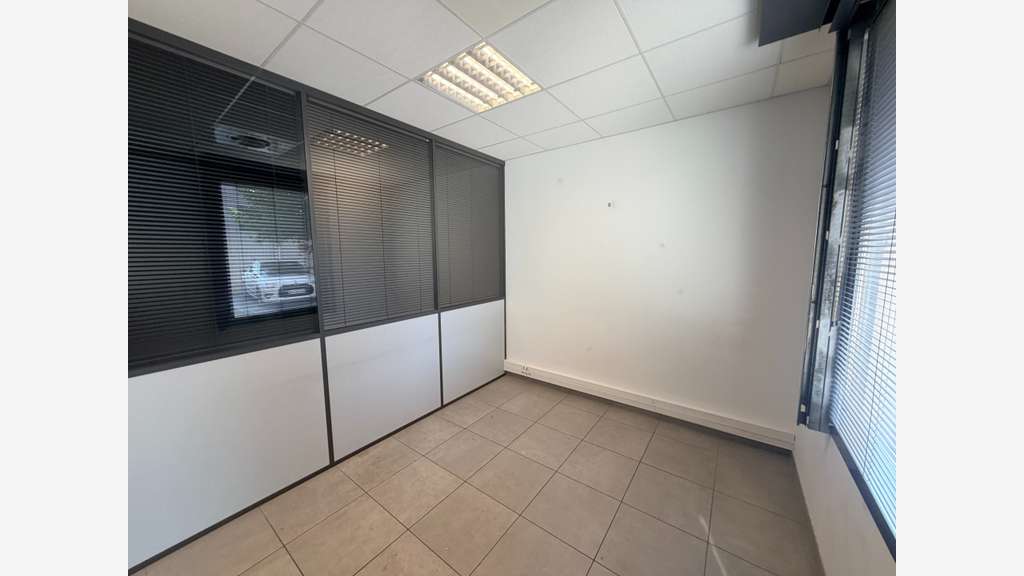 Vente bureaux de 115.66m² RDC à La Seyne sur Mer