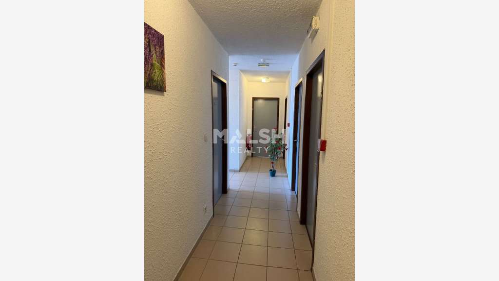 Local commercial 385m² à La Verpillière sur D125