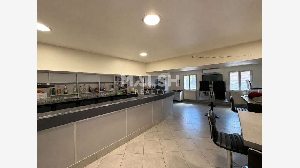 Local commercial 385m² à La Verpillière sur D125