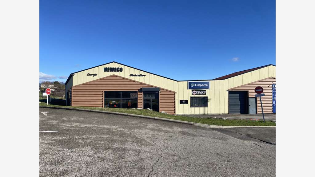 A vendre locaux commerciaux 115m² à Lablachère