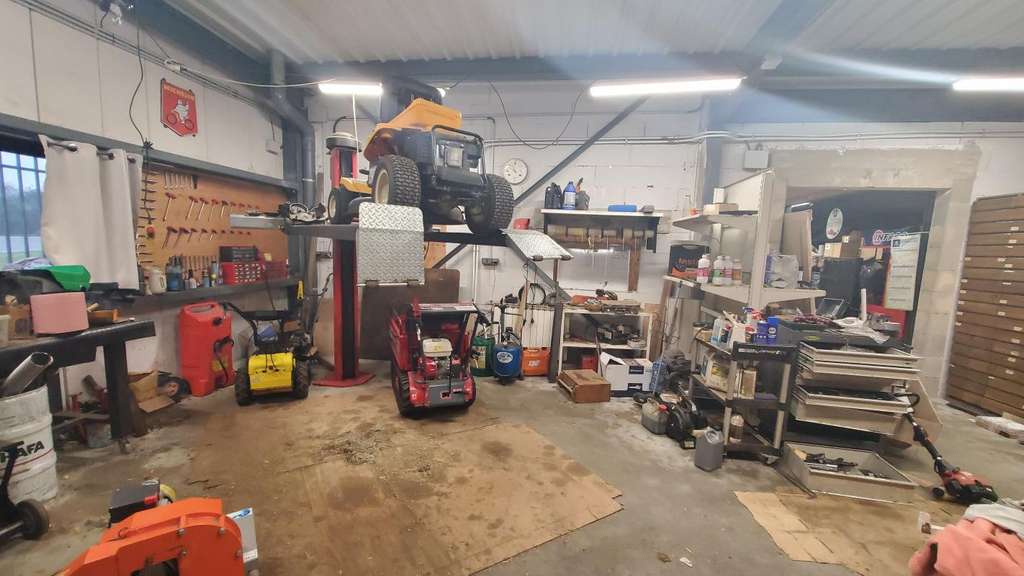 A vendre locaux commerciaux 115m² à Lablachère