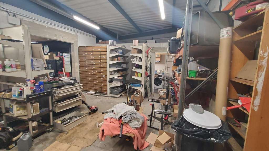 A vendre locaux commerciaux 115m² à Lablachère