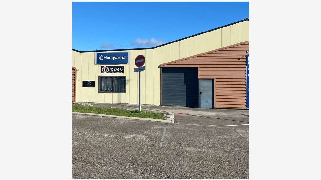 A vendre locaux commerciaux 115m² à Lablachère