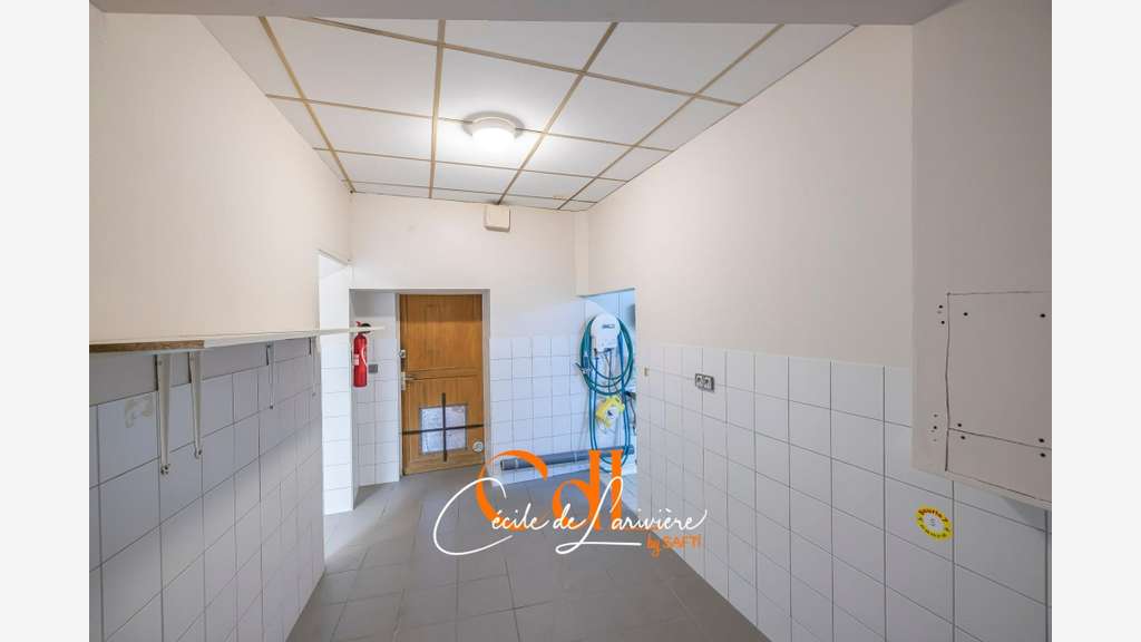 Vaste local commercial en plein coeur de