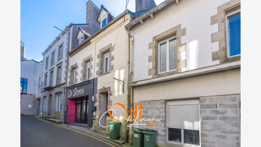 Vaste local commercial en plein coeur de