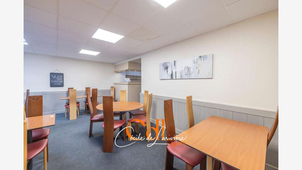 Vaste local commercial en plein coeur de