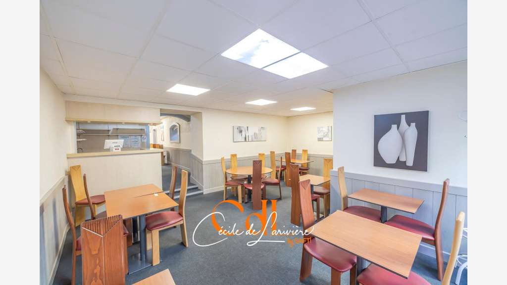 Vaste local commercial en plein coeur de