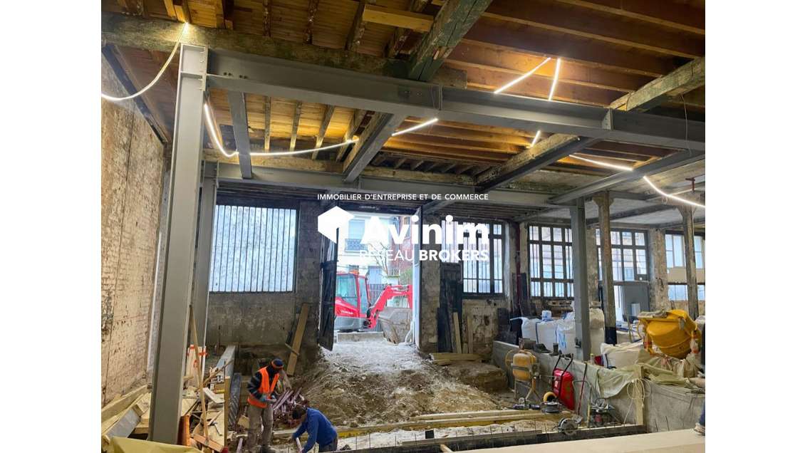 Local industriel de 7 500 m² a Laragne a vendre