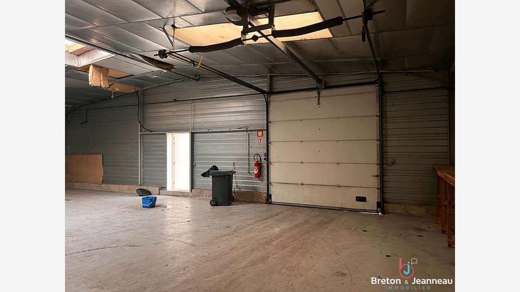 Vente entrepôt bureaux 1275m² Lassay les Châteaux