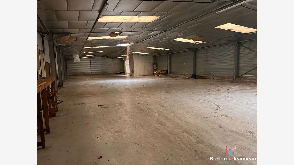 Vente entrepôt bureaux 1275m² Lassay les Châteaux