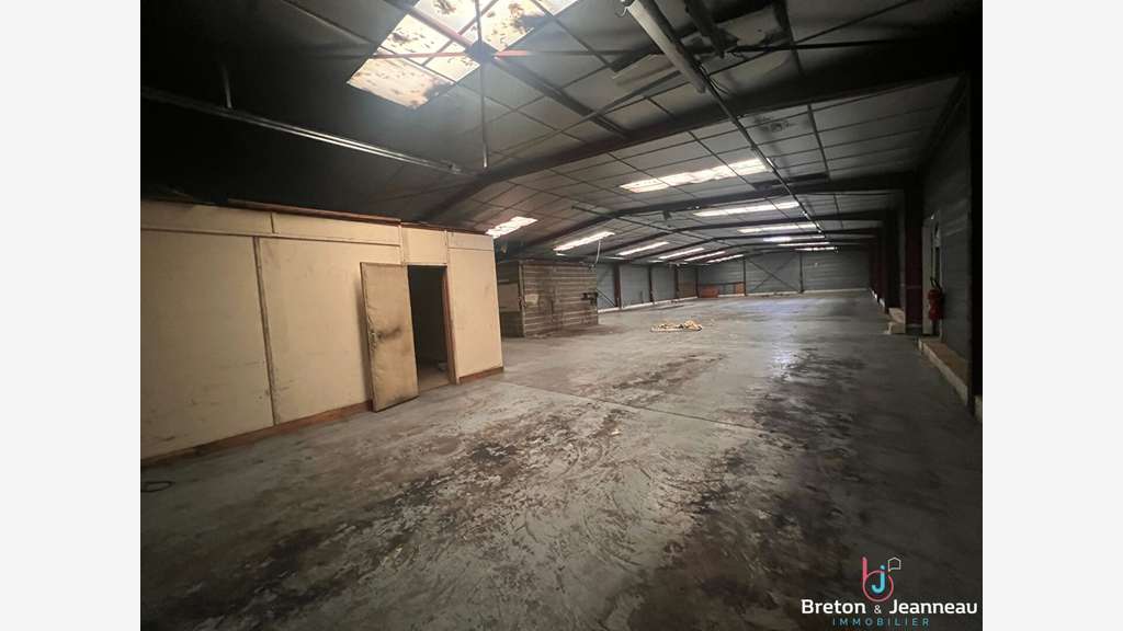 Vente entrepôt bureaux 1275m² Lassay les Châteaux