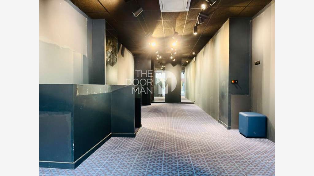 Vente locaux commerciaux Rue de la Paix à Laval