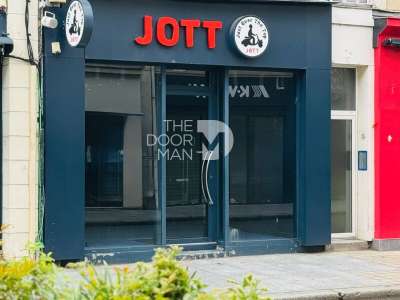 Vente locaux commerciaux Rue de la Paix à Laval