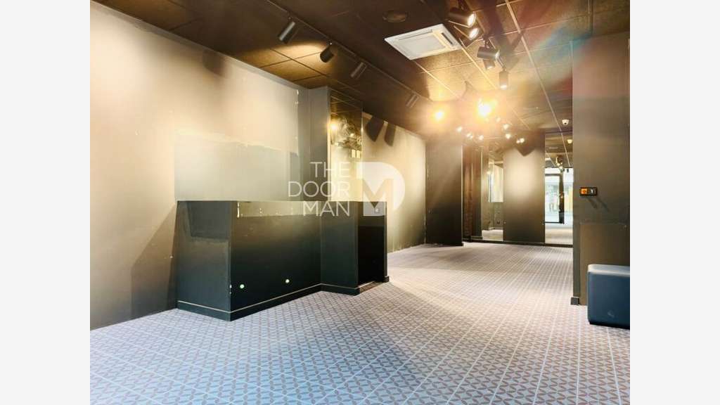 Vente locaux commerciaux Rue de la Paix à Laval