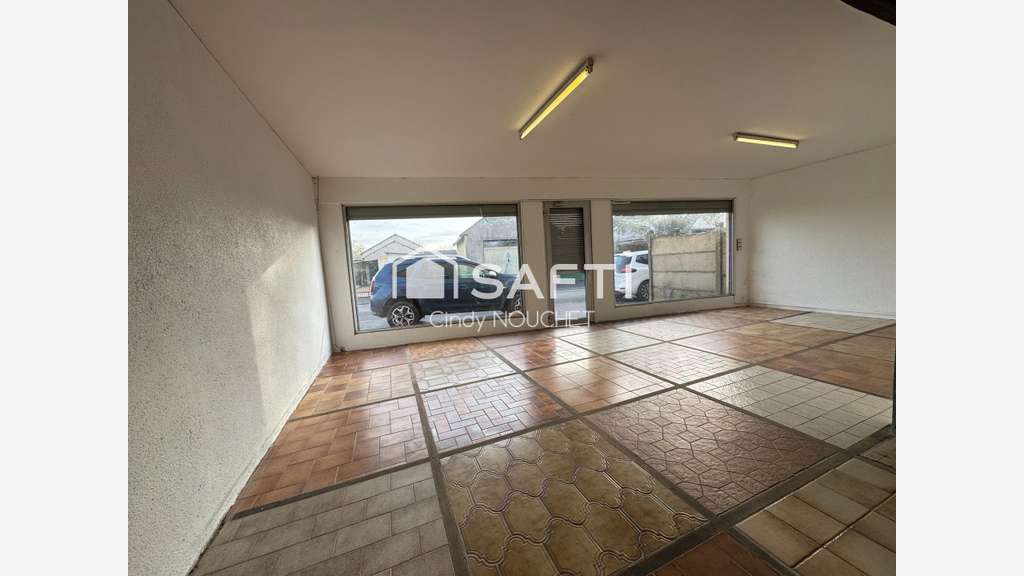 Local 181m² emplacement stratégique à Le Bailleul