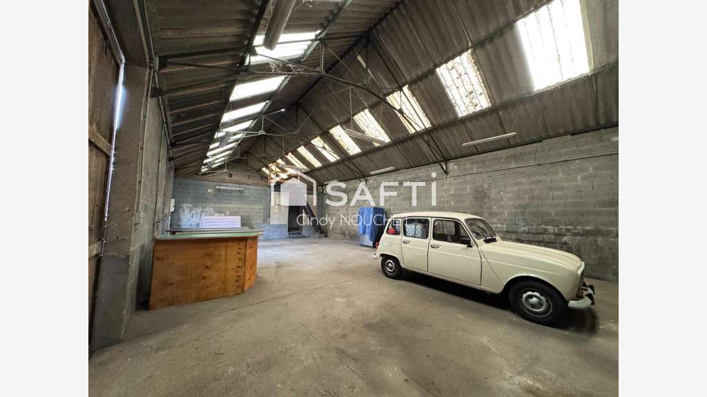 Local 181m² emplacement stratégique à Le Bailleul