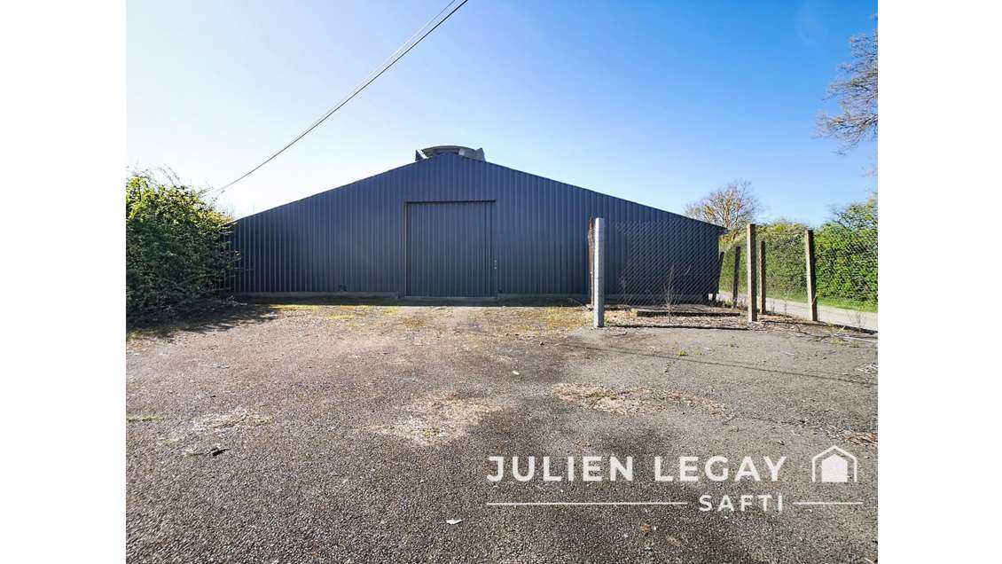 AV bâtiments agricoles grandes surfaces au Bourdet
