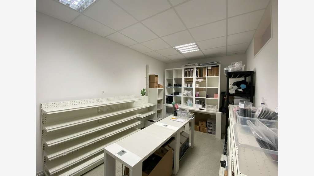 Vente local commercial de 183m² centre Le Coudray