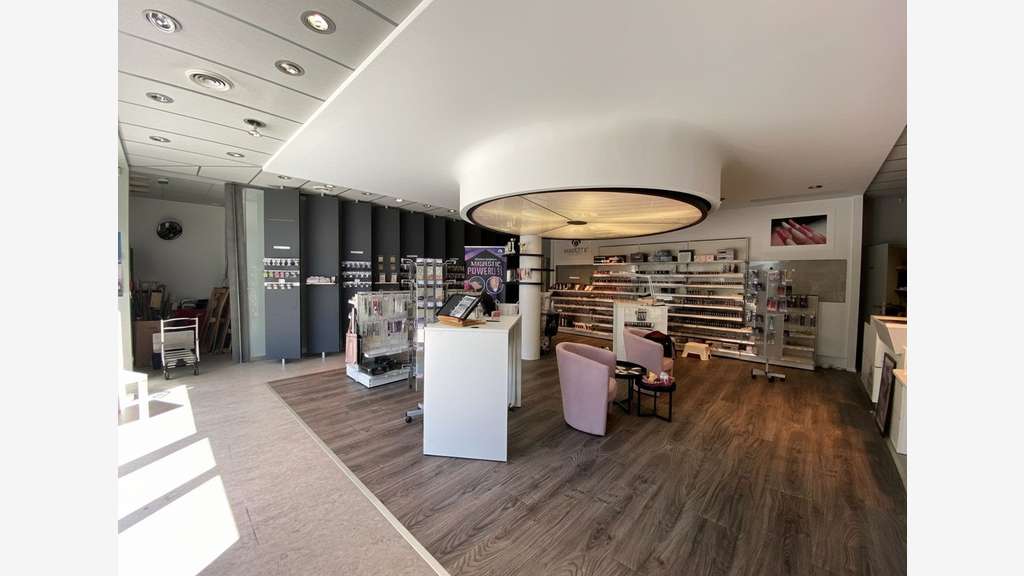 Vente local commercial de 183m² centre Le Coudray