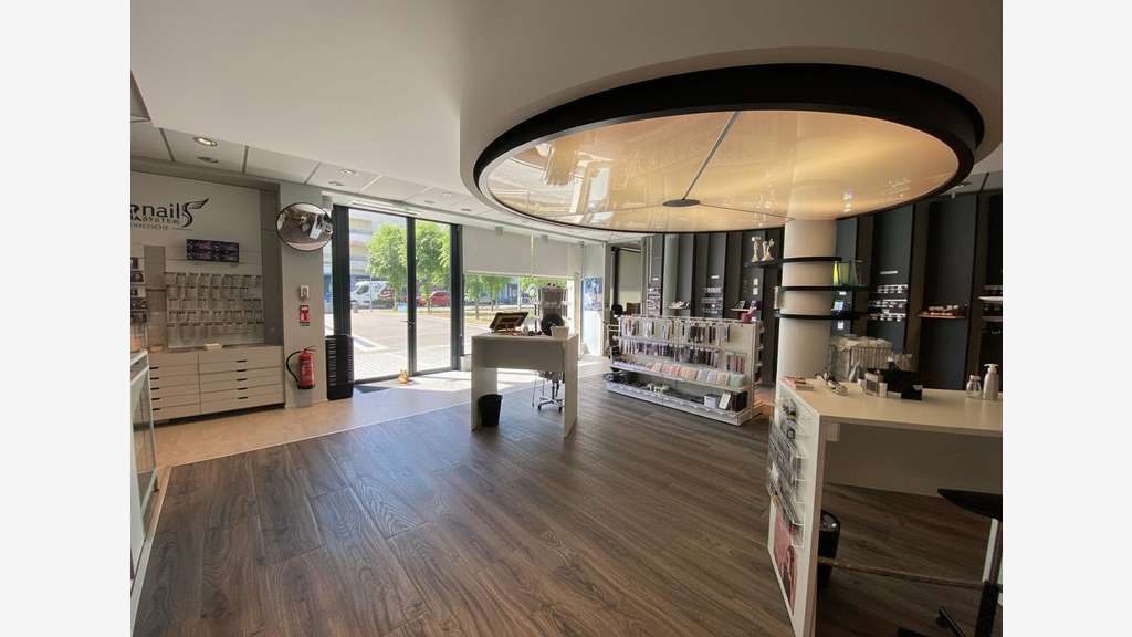 Vente local commercial de 183m² centre Le Coudray