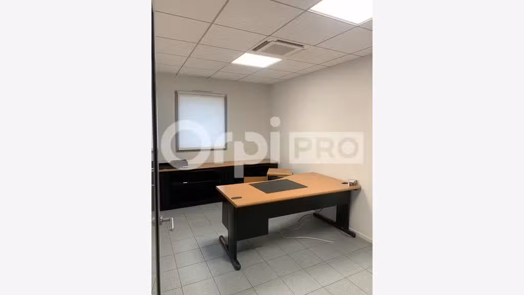 Vente local 173m² en bon état modulable au Haillan