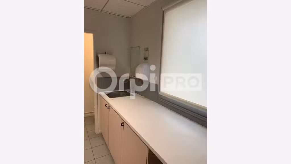 Vente local 173m² en bon état modulable au Haillan