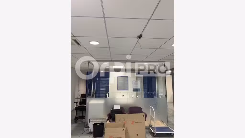 Vente local 173m² en bon état modulable au Haillan