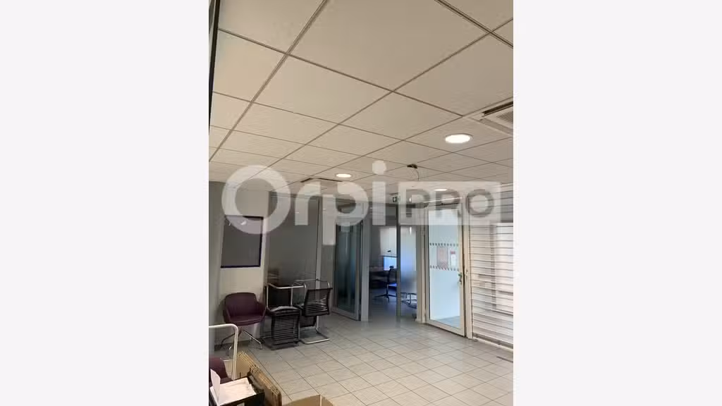 Vente local 173m² en bon état modulable au Haillan