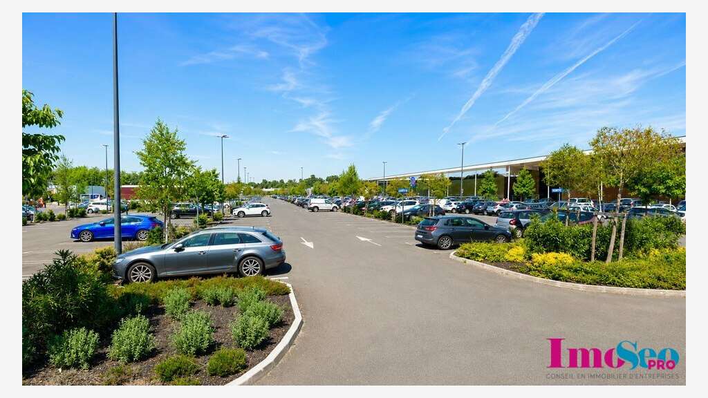 Local commercial 340m² à vendre ZAC du Pian Médoc