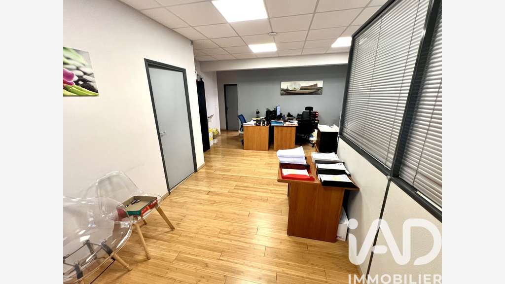 Vente local professionnel 98m² ZAC 2000 à Le Port