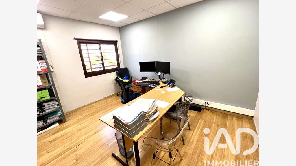 Vente local professionnel 98m² ZAC 2000 à Le Port