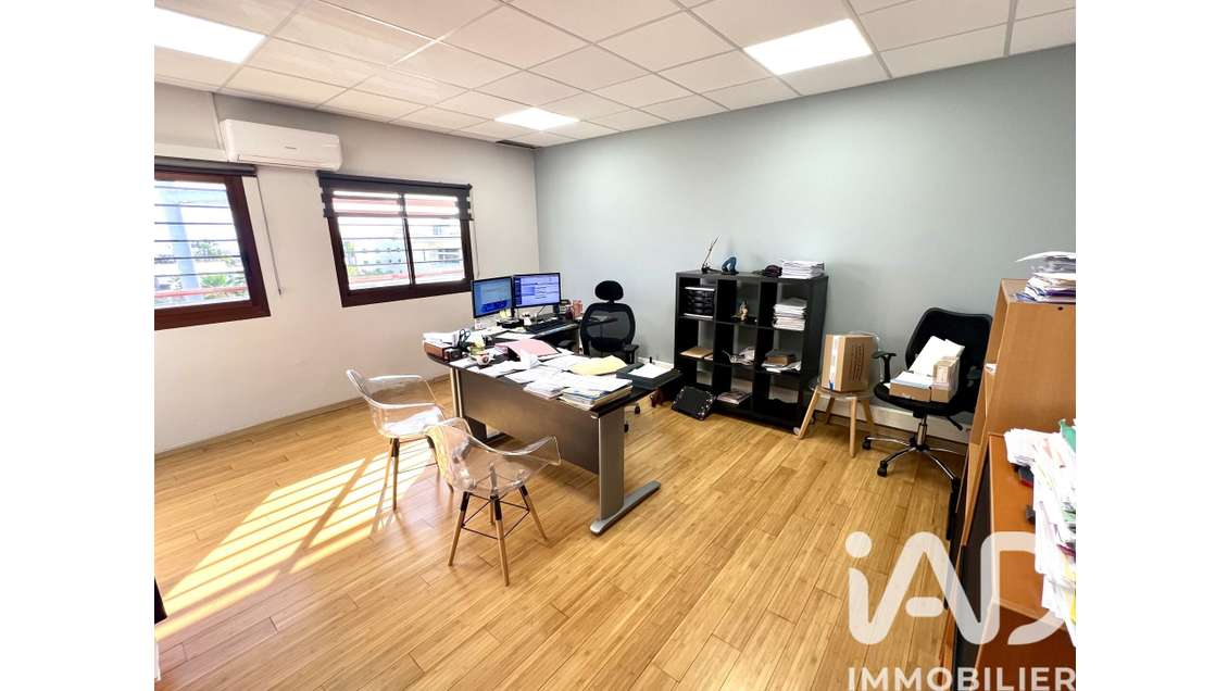 Vente local professionnel 98m² ZAC 2000 à Le Port