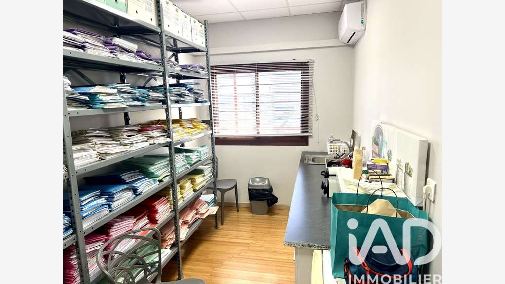 Vente local professionnel 98m² ZAC 2000 à Le Port