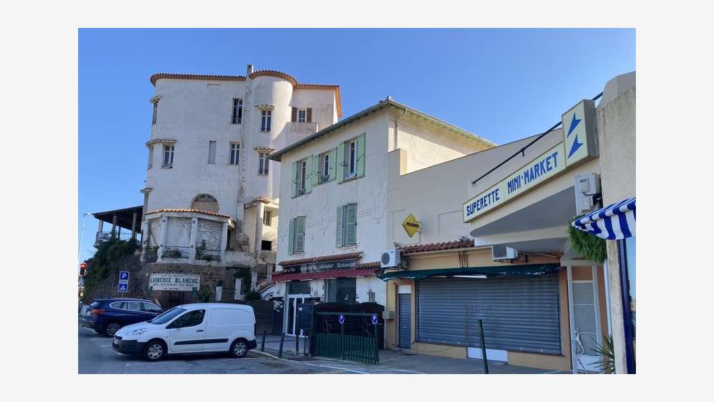 AV local restaurant à Saint Raphael - Le Trayas