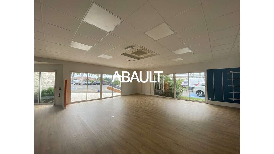 Local commercial 258m² à vendre à Léguevin