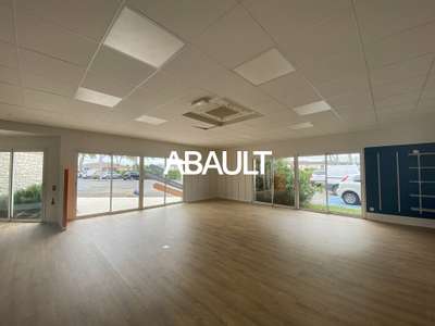Local commercial de 155m² à vendre à Leguevin