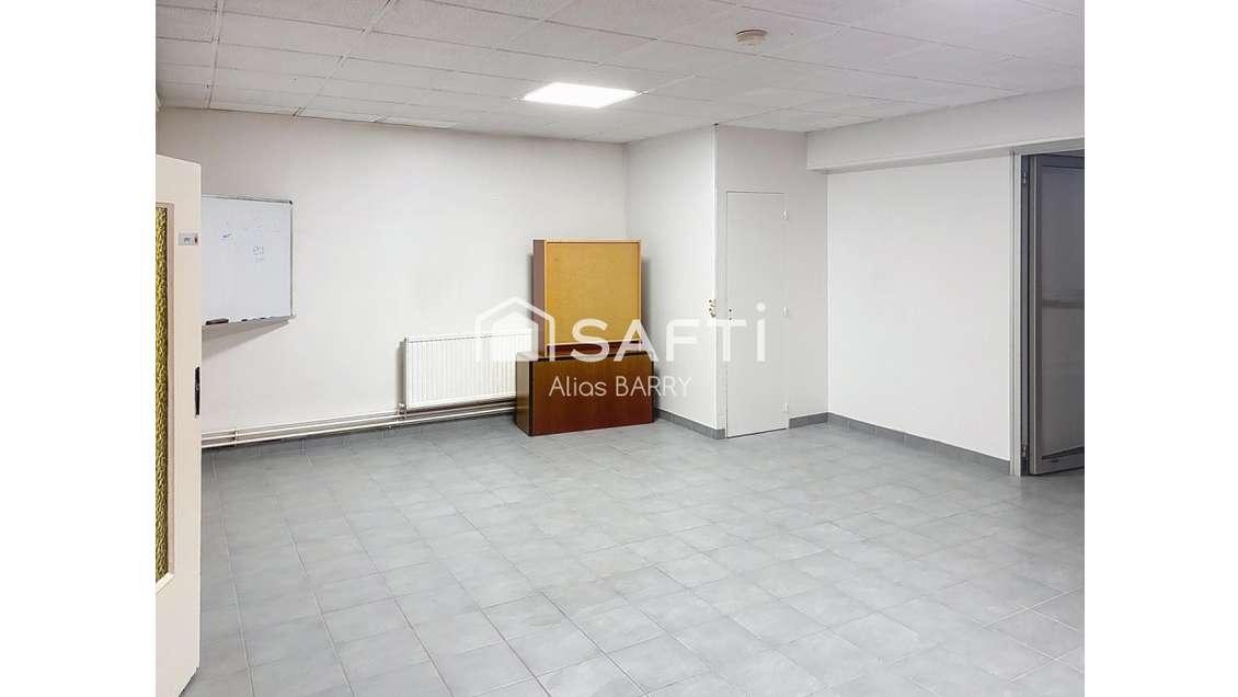 AV local commercial 161m² au cœur de Lens