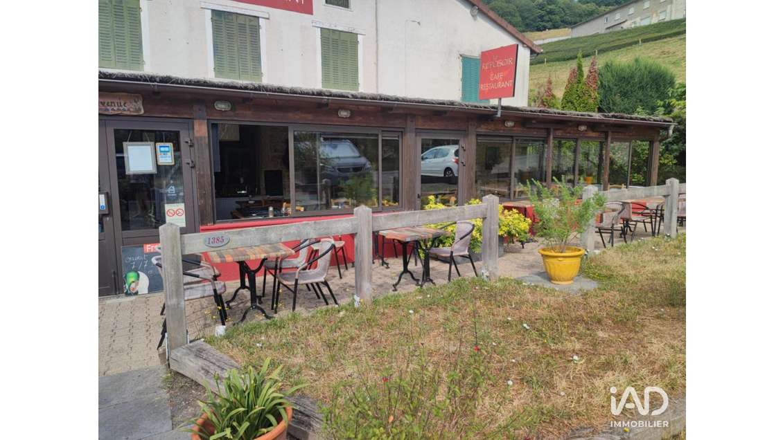 Local commercial à Les Ardillats